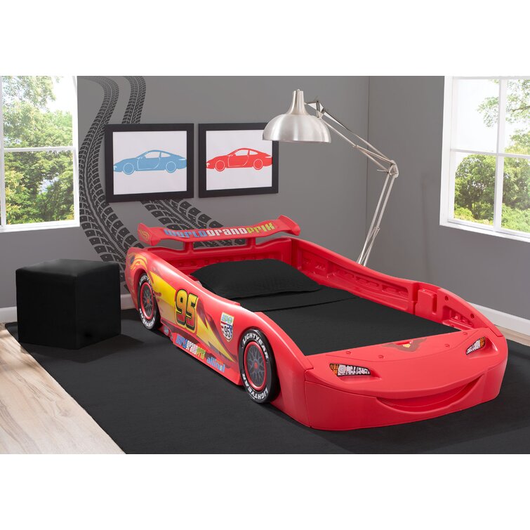 Delta Children Disney/Pixar Cars Lightning Mcqueen Car Toddler Bed